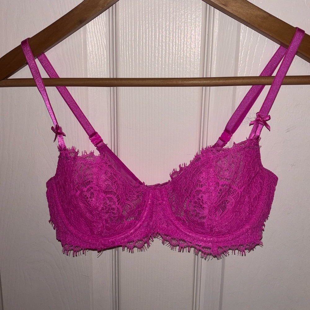 COPY - Pink victorias secret lacy bra